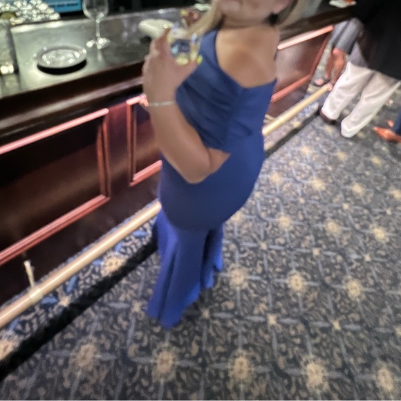 Sleeveless off shoulder long formal dress - Picture 3 of 4